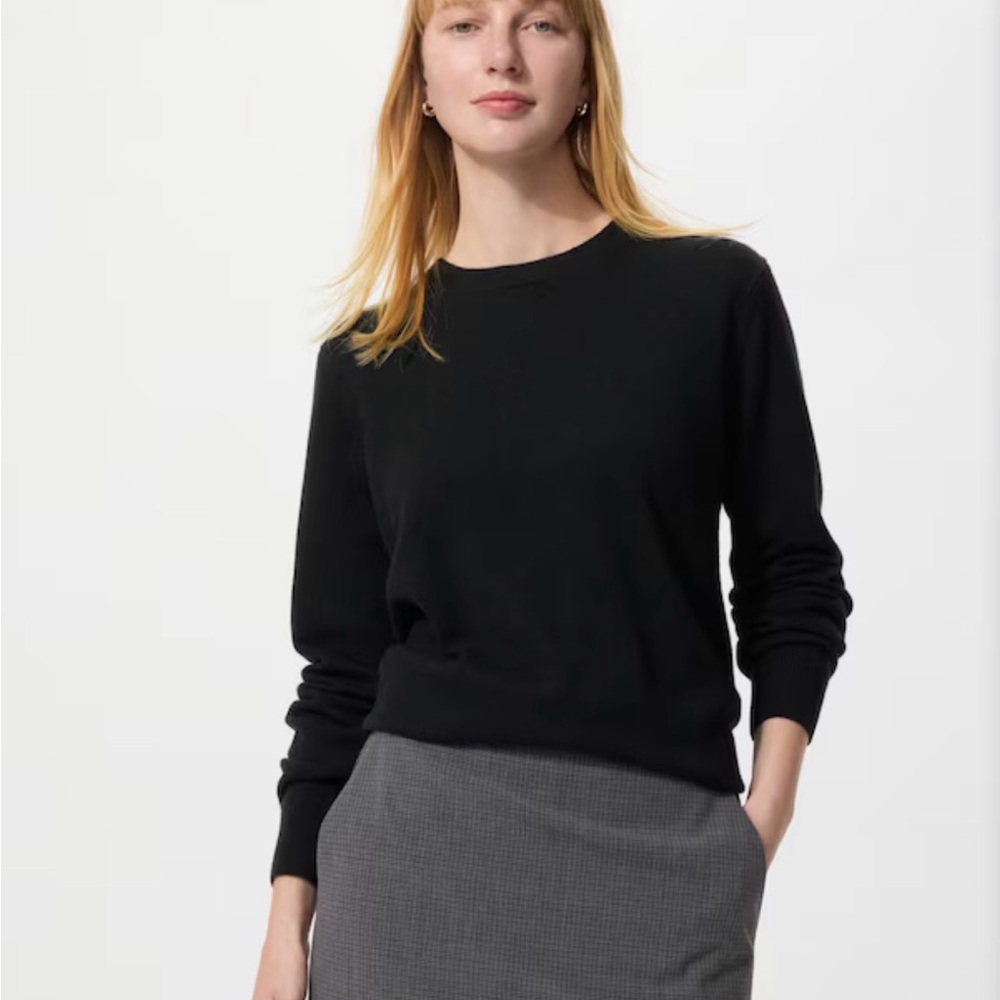 Uniqlo Women's Black Cashmere Crew Neck Sweater